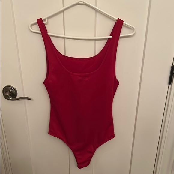Tiger Mist Red Bodysuit Elegant Stretchy Design, size M - Picture 3 of 7